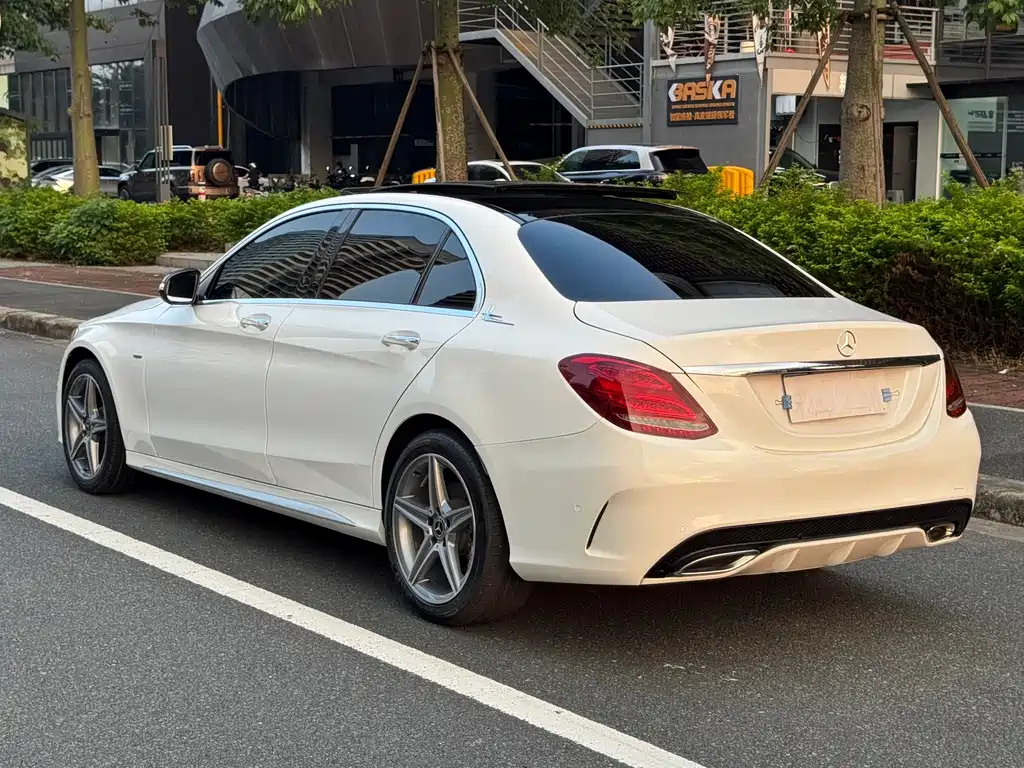 Mercedes-Benz C-Class — миниатюра 6