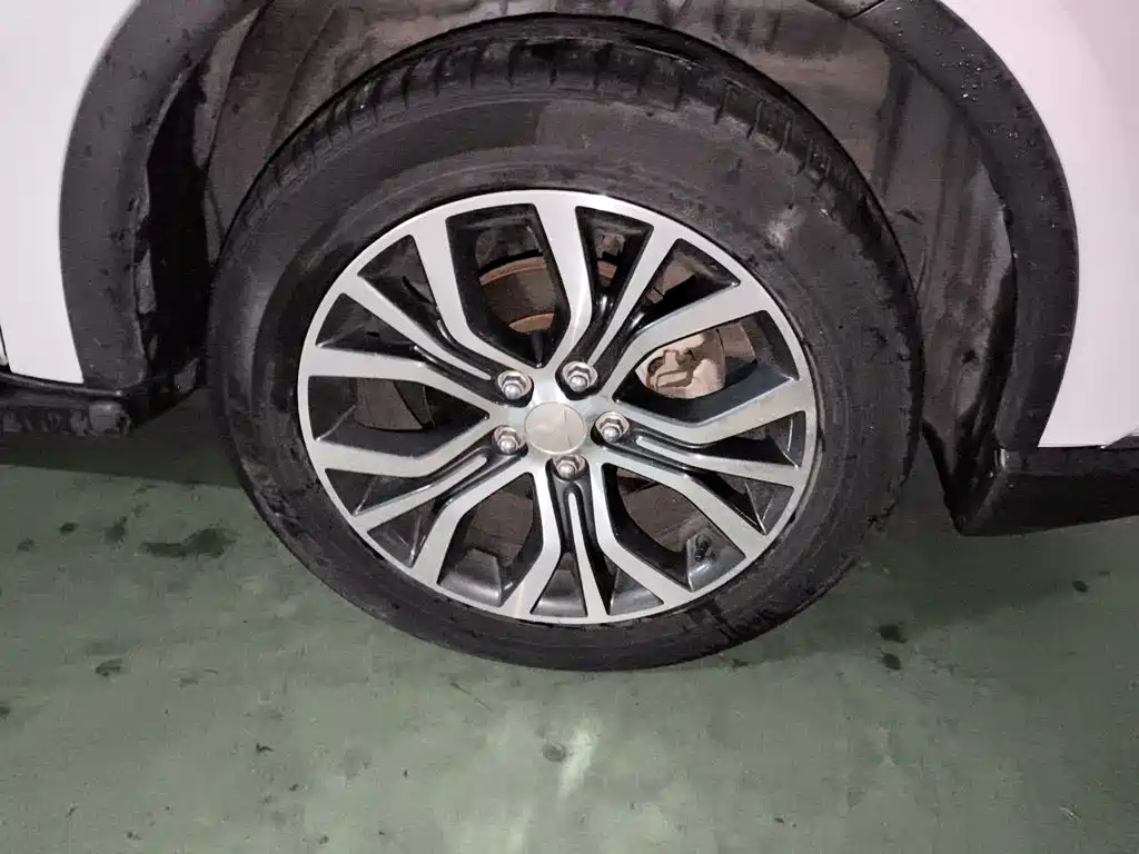 Mitsubishi Outlander — миниатюра 24