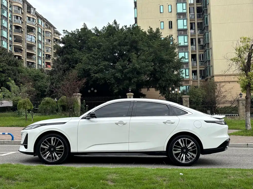Changan Eado — миниатюра 4