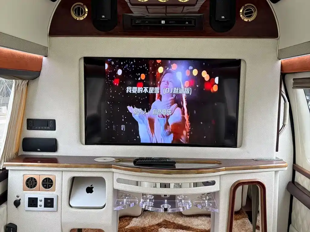 Ford E350 — миниатюра 10