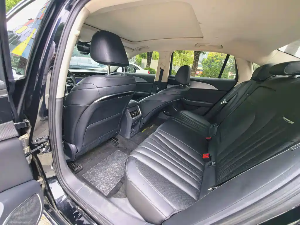 Hongqi Hongqi H5 — миниатюра 7