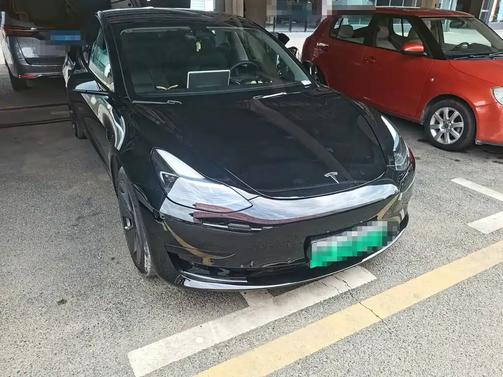 Tesla Model 3 — миниатюра 3