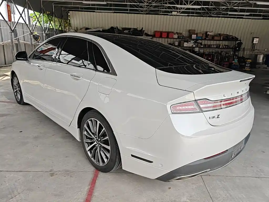 Lincoln MKZ — миниатюра 5