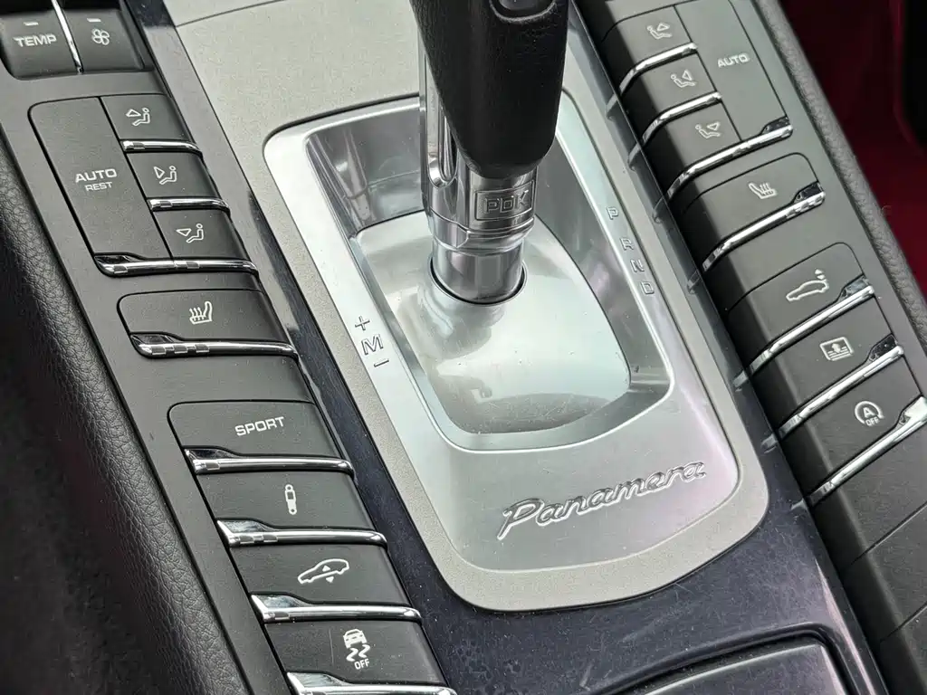 Porsche Panamera 2013 Panamera 4 Platinum Edition 3.6L