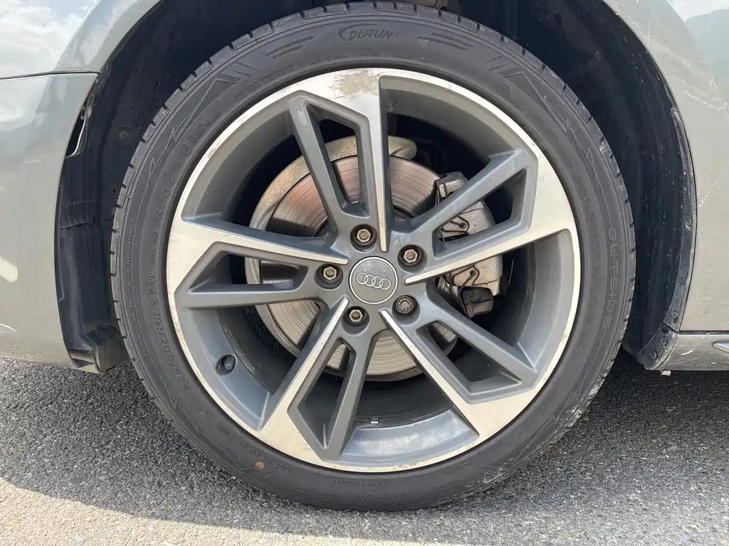 Audi A4L — миниатюра 5