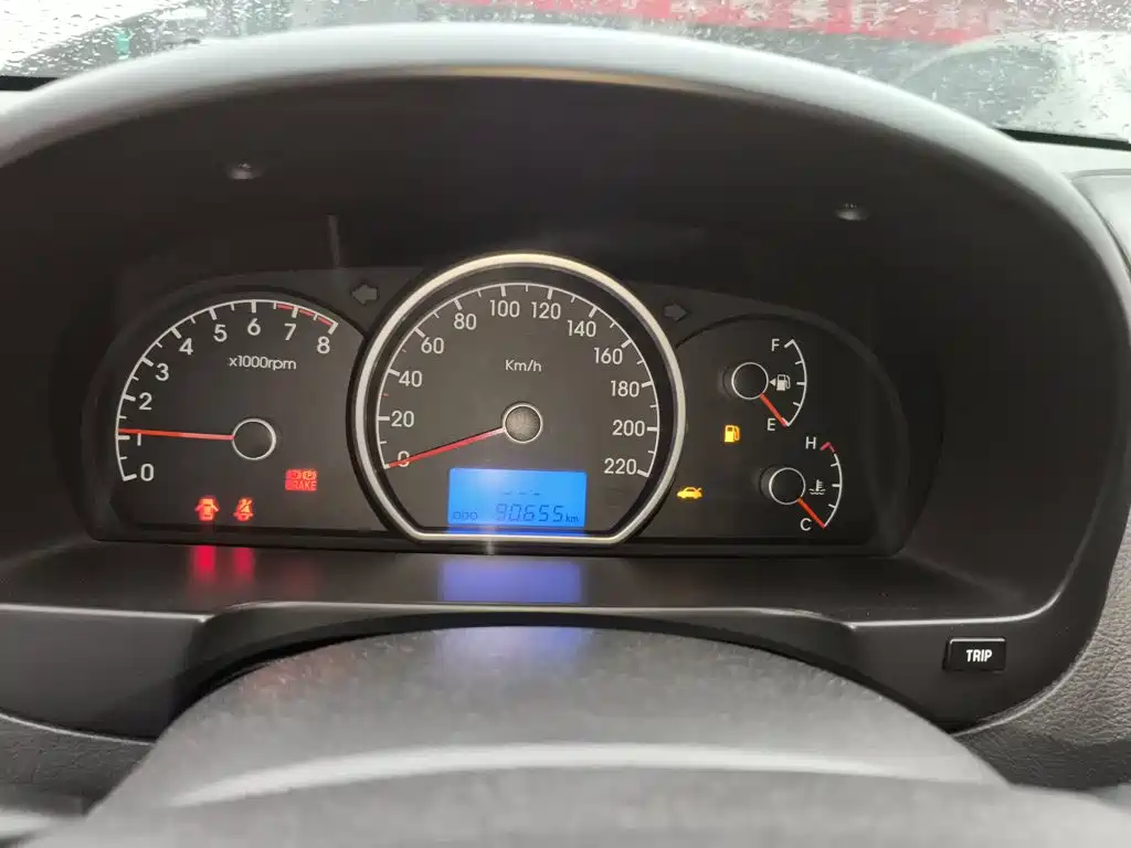 Hyundai Elantra — миниатюра 8