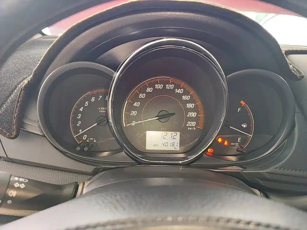 Toyota Yaris L — миниатюра 12