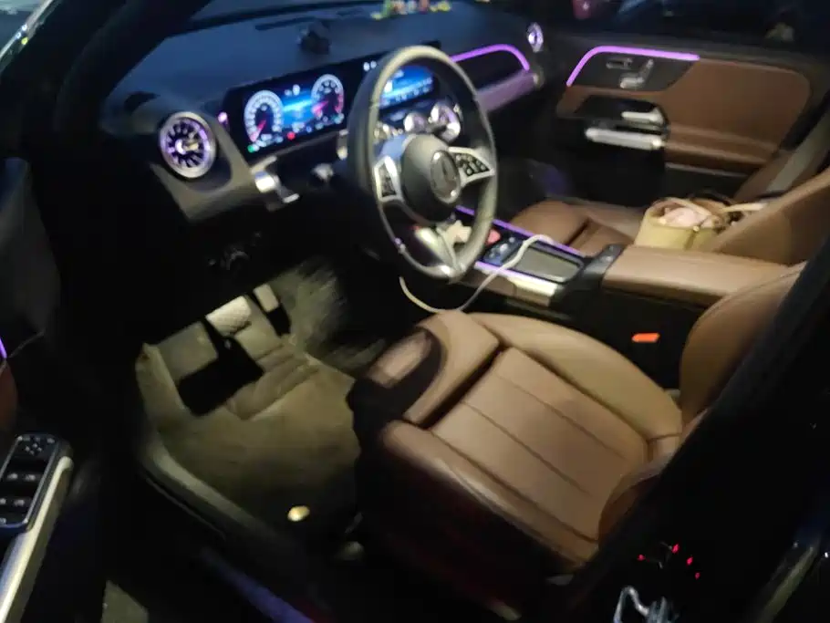 Mercedes-Benz GLB — миниатюра 9
