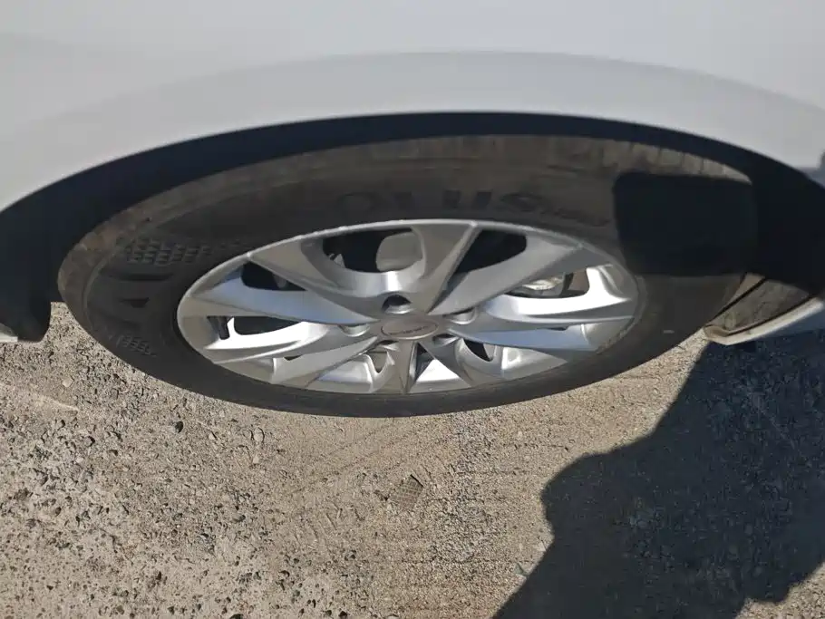 Roewe i5 — миниатюра 6
