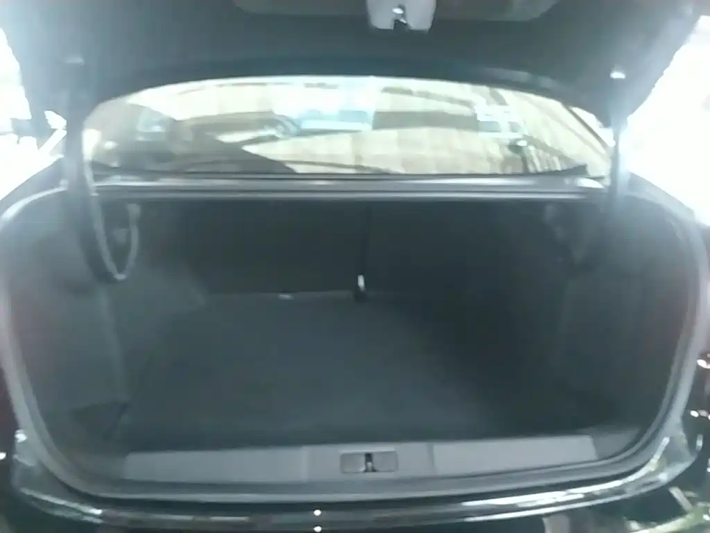 Peugeot 408 — миниатюра 19