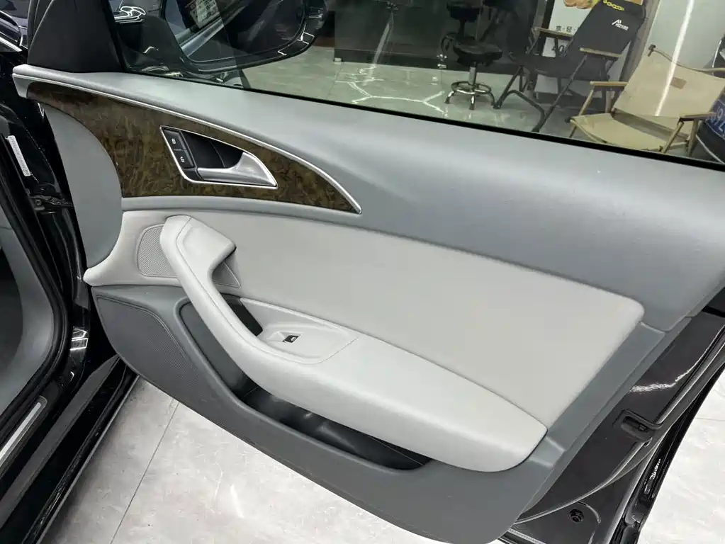 Audi A6L — миниатюра 12