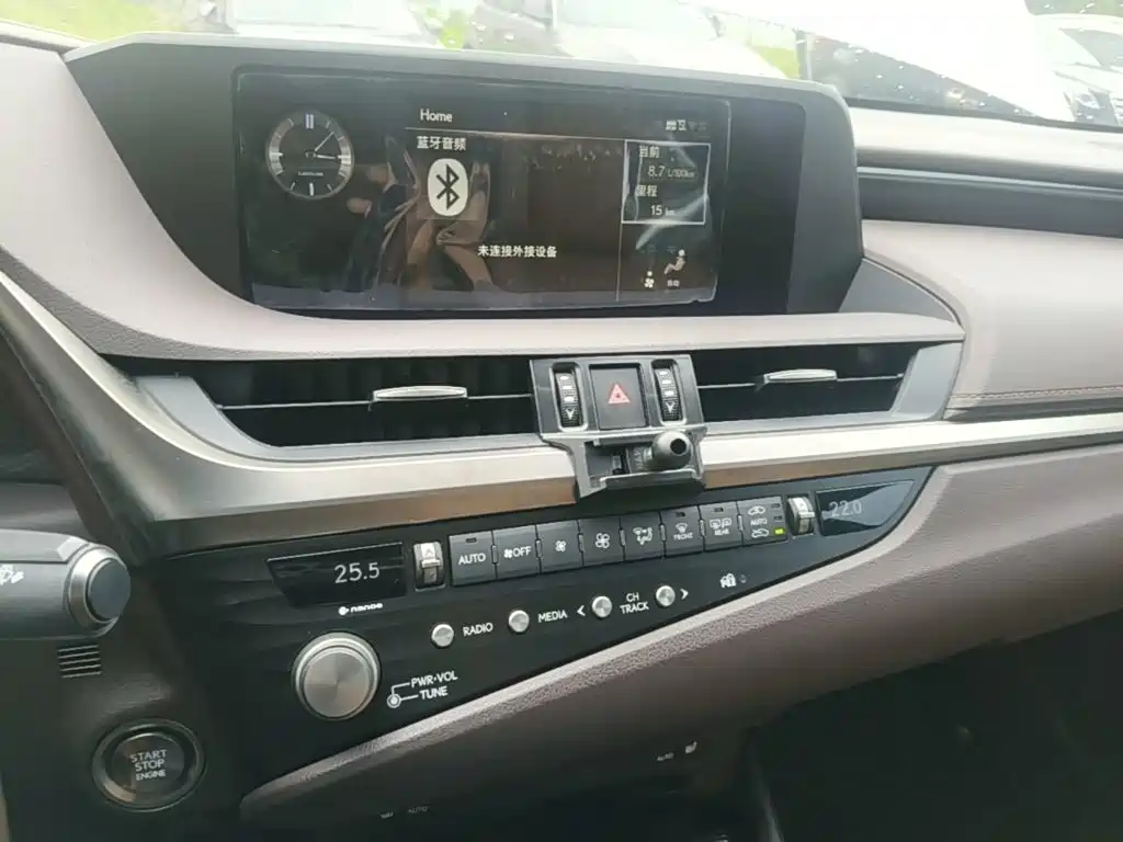 Lexus ES — миниатюра 13