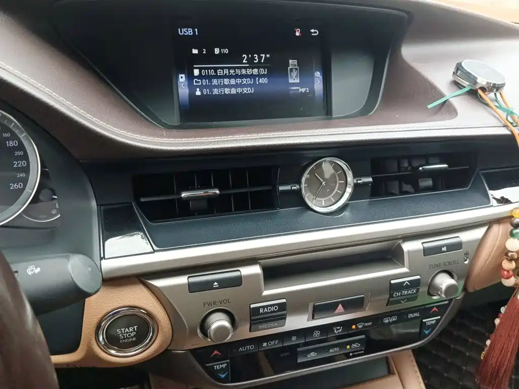 Lexus ES — миниатюра 14