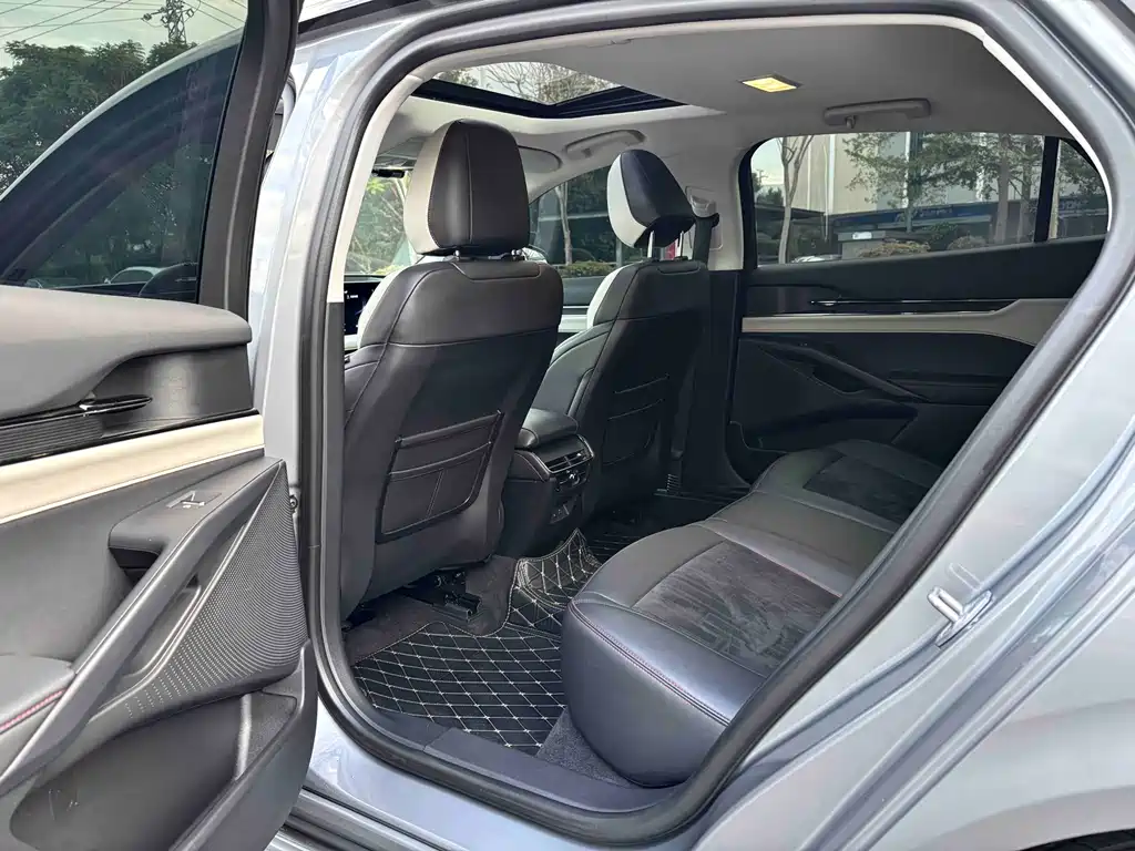 Ford Mondeo — миниатюра 6