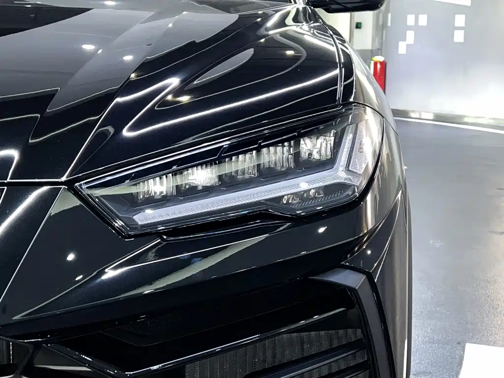 Lamborghini Urus — миниатюра 8