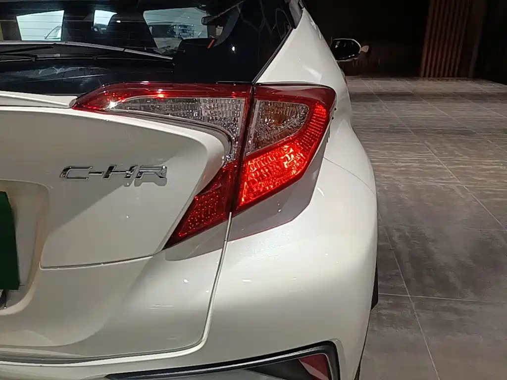 Toyota C-HR — миниатюра 8