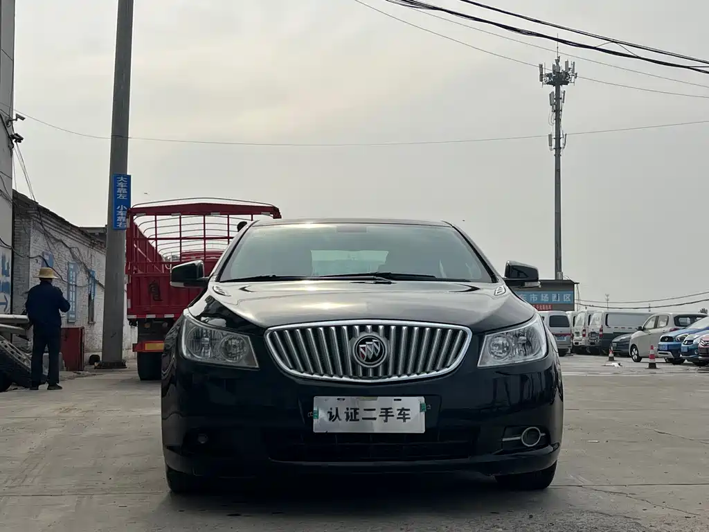 Buick LaCrosse — миниатюра 2