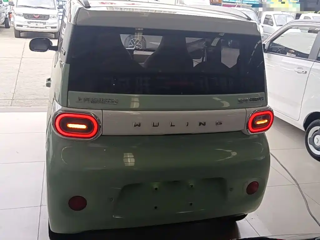 Wuling MINIEV — миниатюра 6