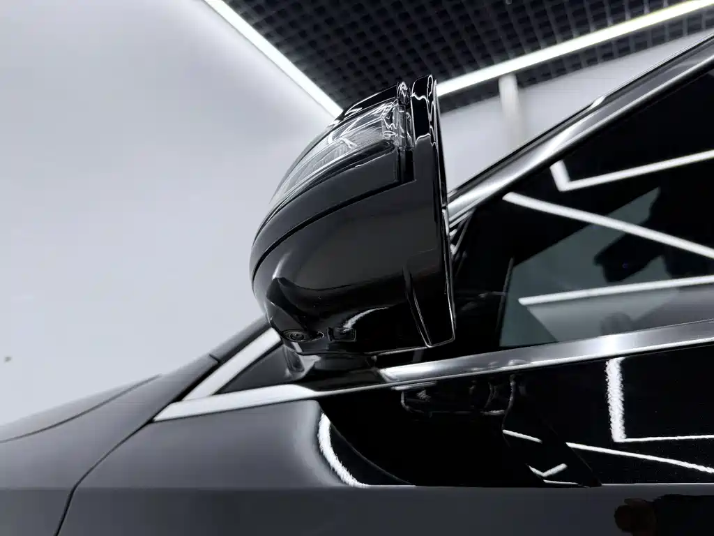 Mercedes-Benz E-Class — миниатюра 17