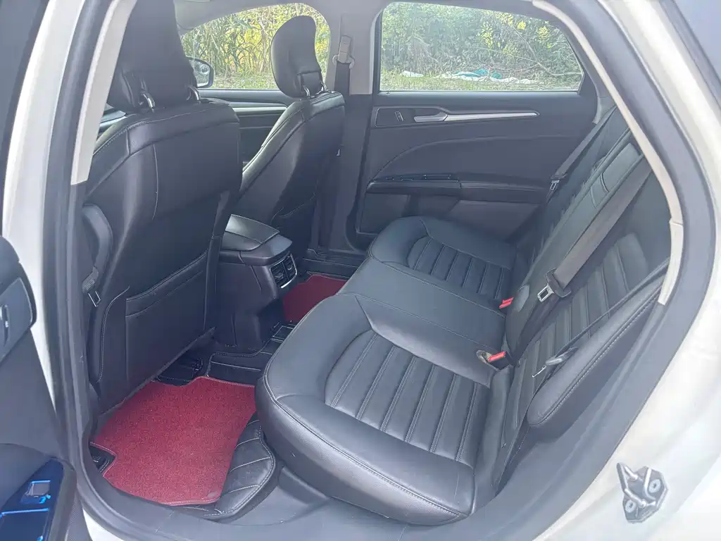 Ford Mondeo — миниатюра 9