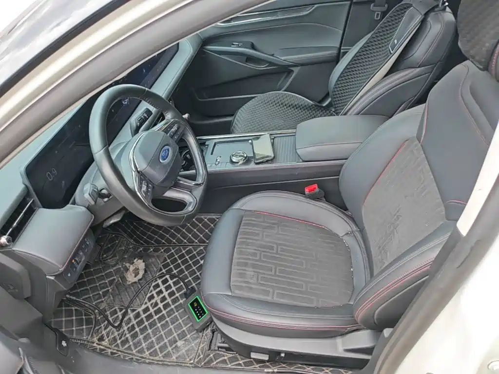 Ford Mondeo — миниатюра 15