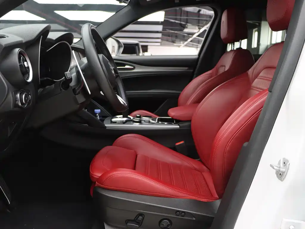Alfa Romeo Stelvio — миниатюра 7