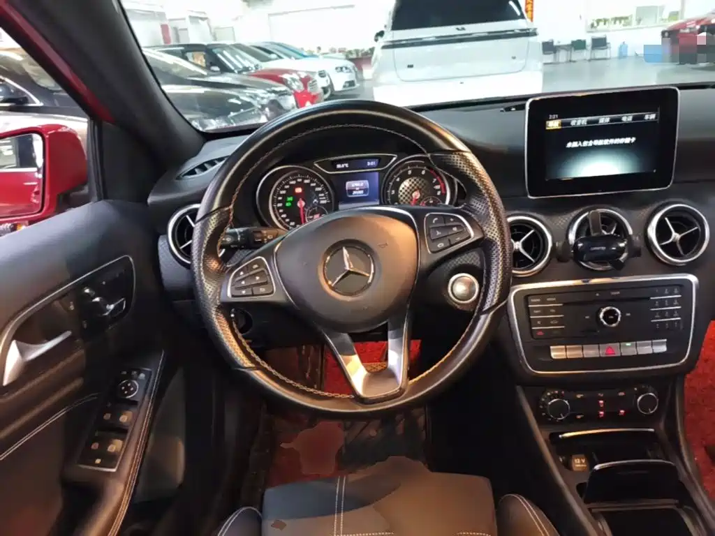 Mercedes-Benz A-Class (Import) — миниатюра 11
