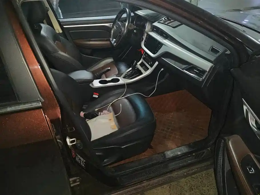 Geely Vision — миниатюра 8