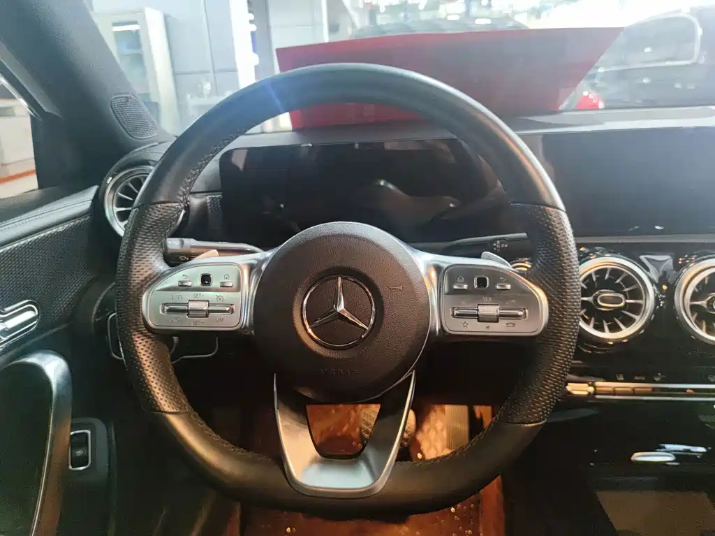 Mercedes-Benz A-Class 2022 — фото 13