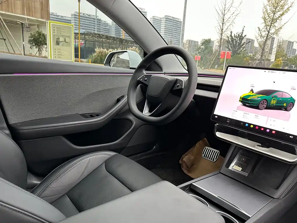 Tesla Model 3 — миниатюра 11