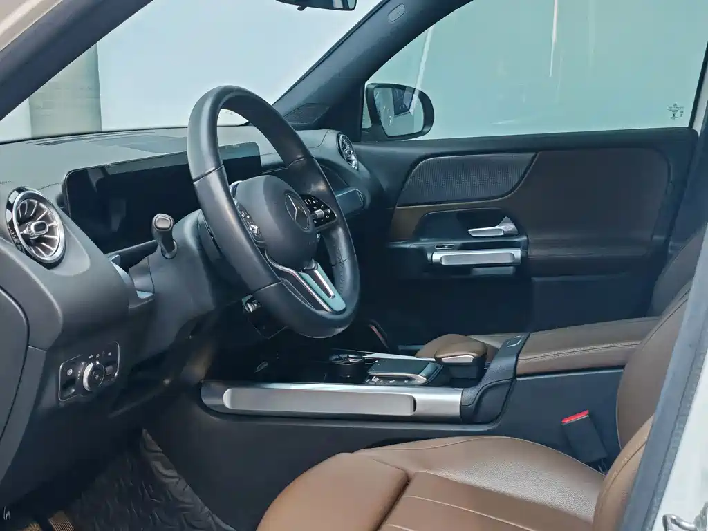 Mercedes-Benz GLB — миниатюра 9