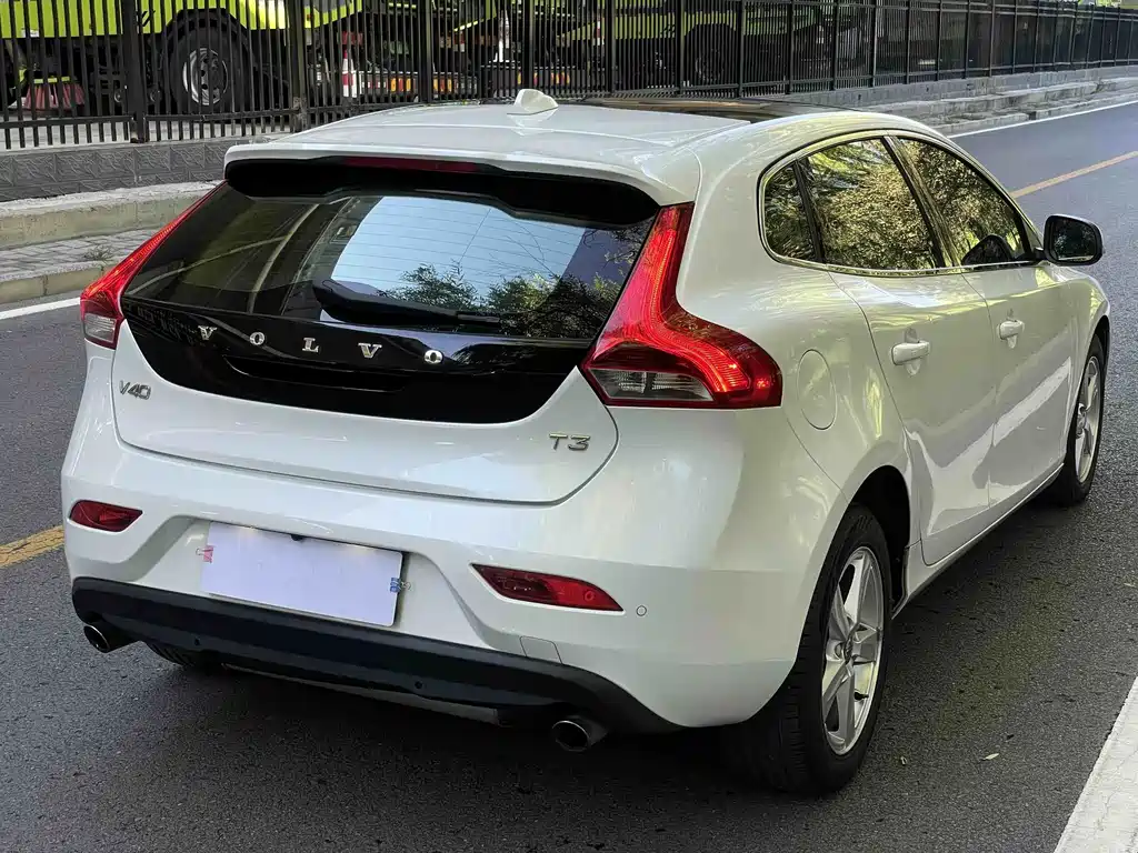 Volvo V40 — миниатюра 6