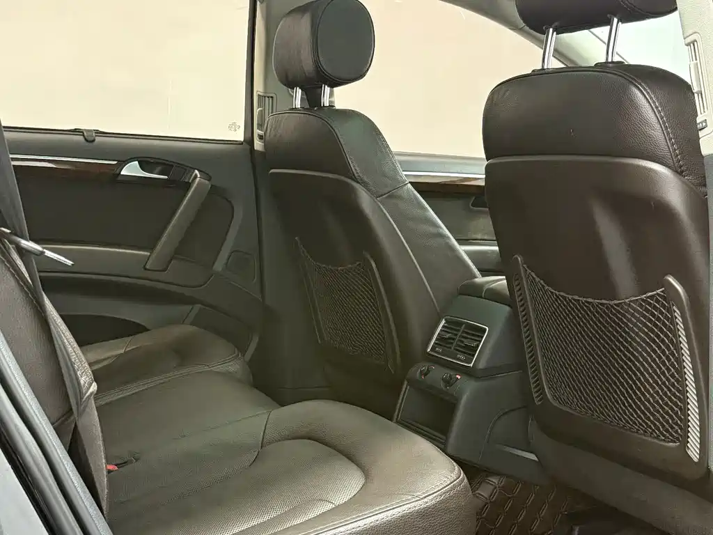 Audi Q7 — миниатюра 9