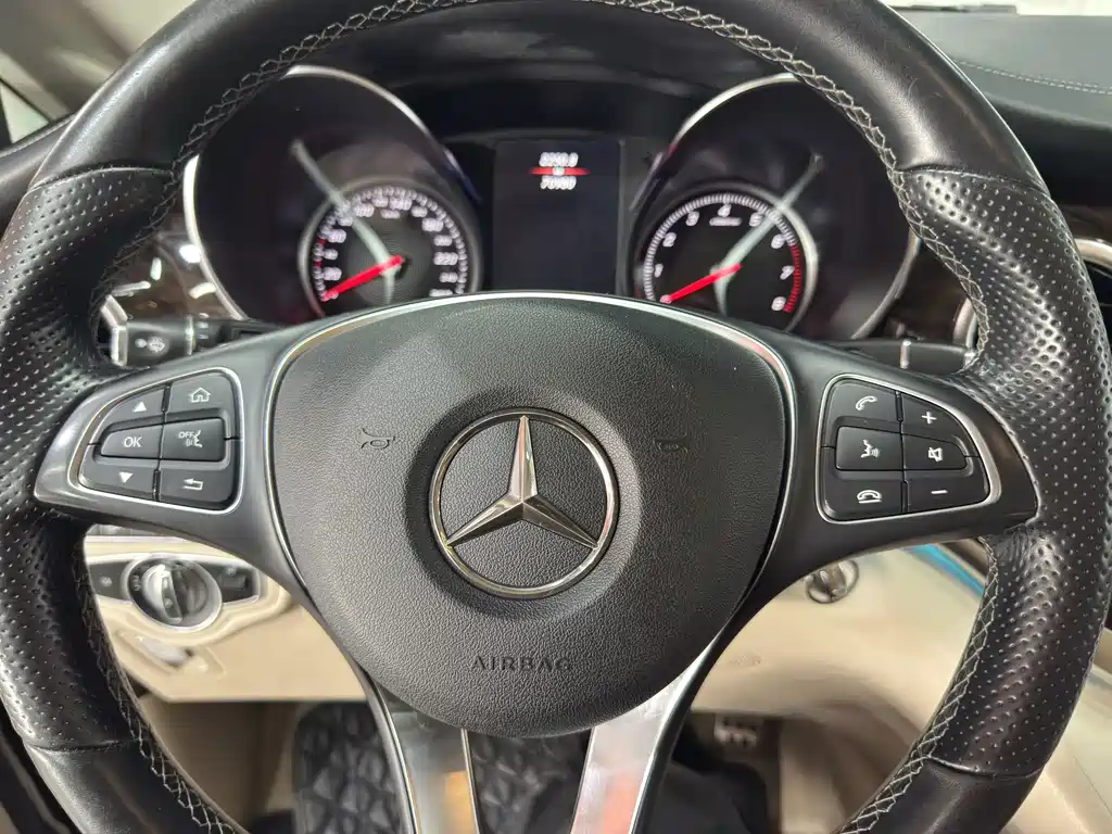 Mercedes-Benz V-Class — миниатюра 19