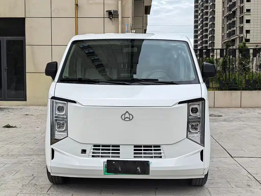 Kuayue 跨越星光 EV — миниатюра 2