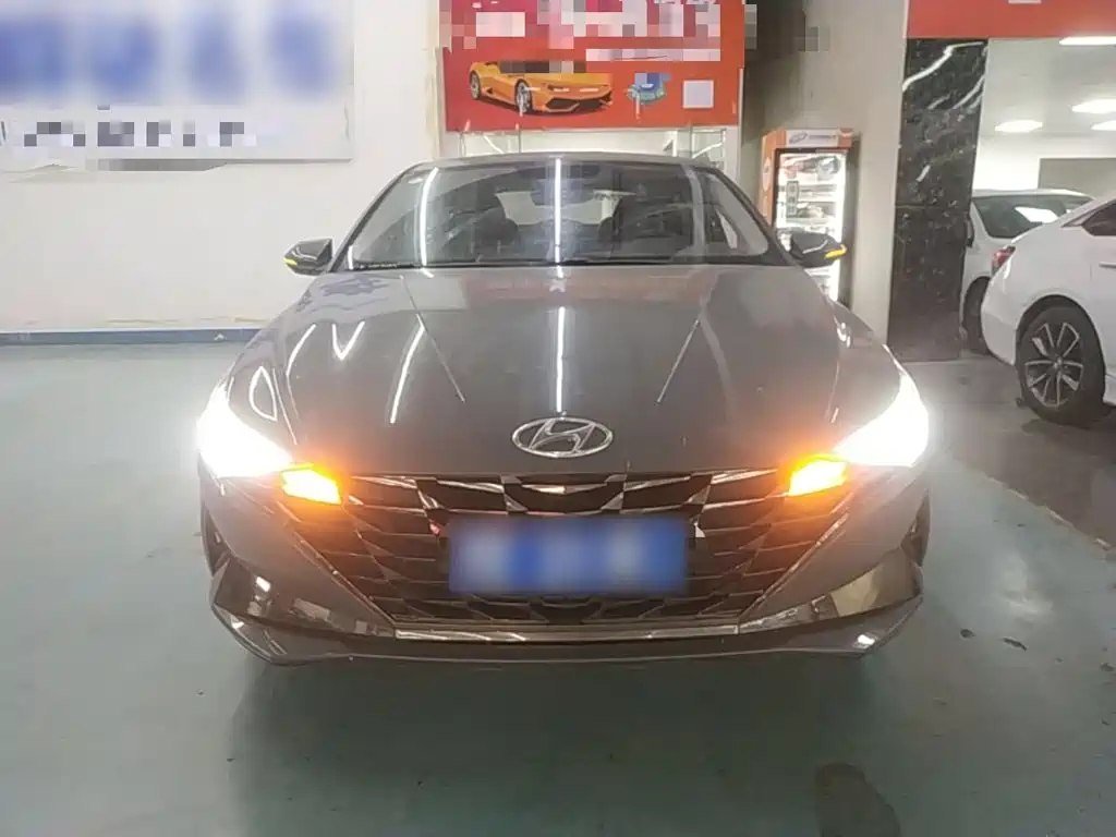 Hyundai Elantra — миниатюра 3