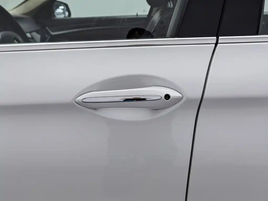 BMW 5 Series — миниатюра 18