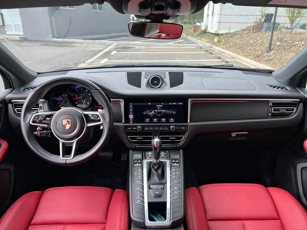 Porsche Macan — миниатюра 15