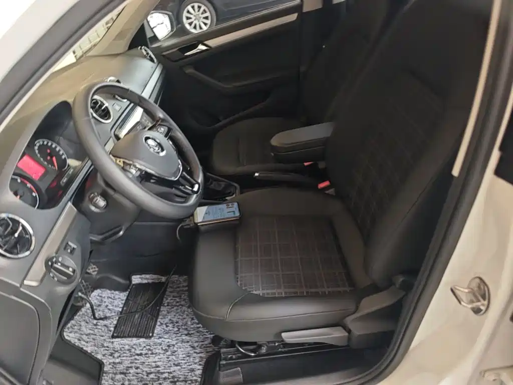 Volkswagen Jetta — миниатюра 15