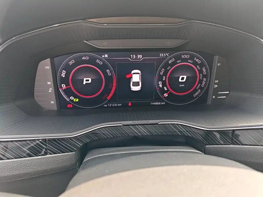 Skoda Superb — миниатюра 12