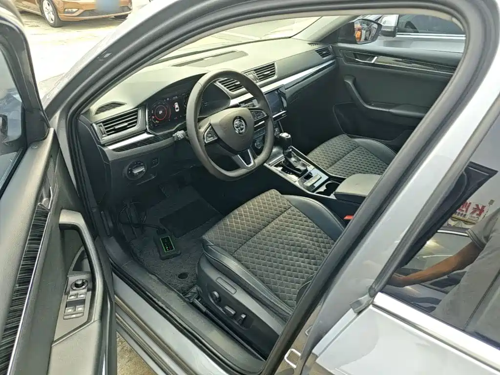 Skoda Superb — миниатюра 15
