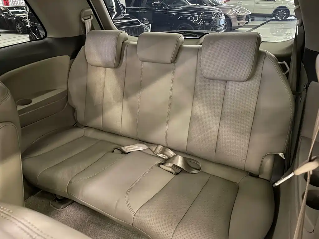 BYD M6 — миниатюра 44
