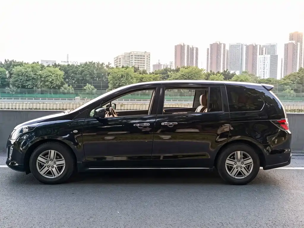 Mazda 8 — миниатюра 6