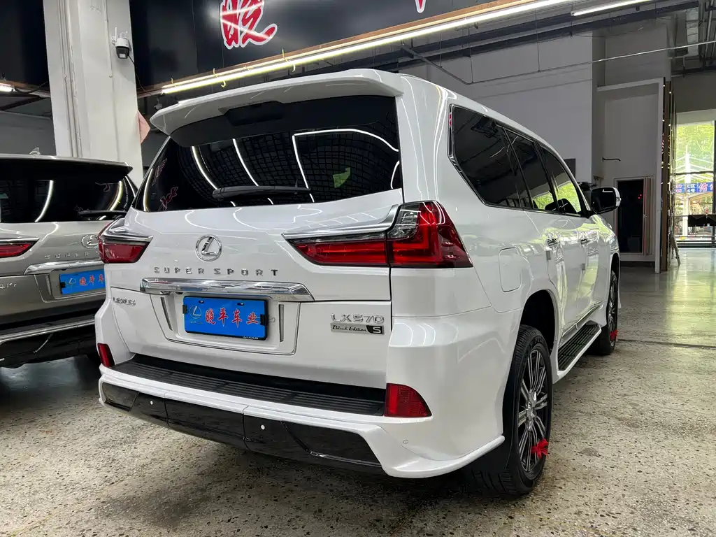 Lexus LX 2019 570