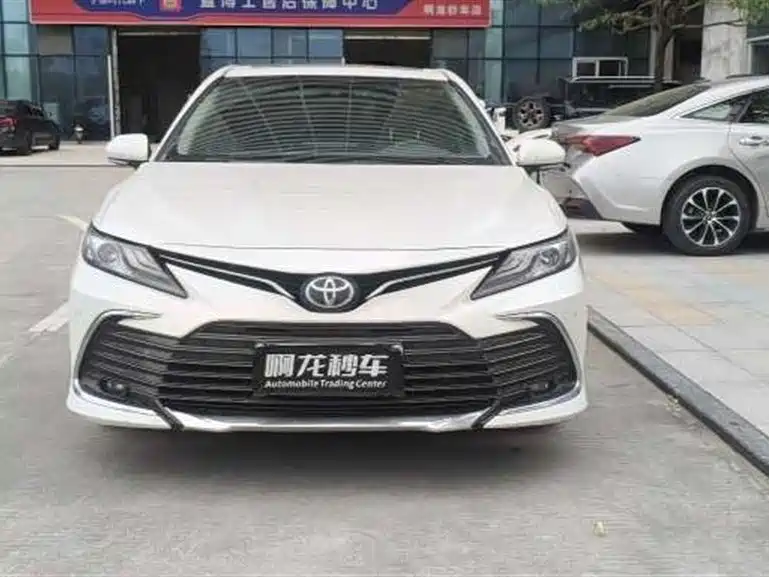 Toyota Camry — миниатюра 2