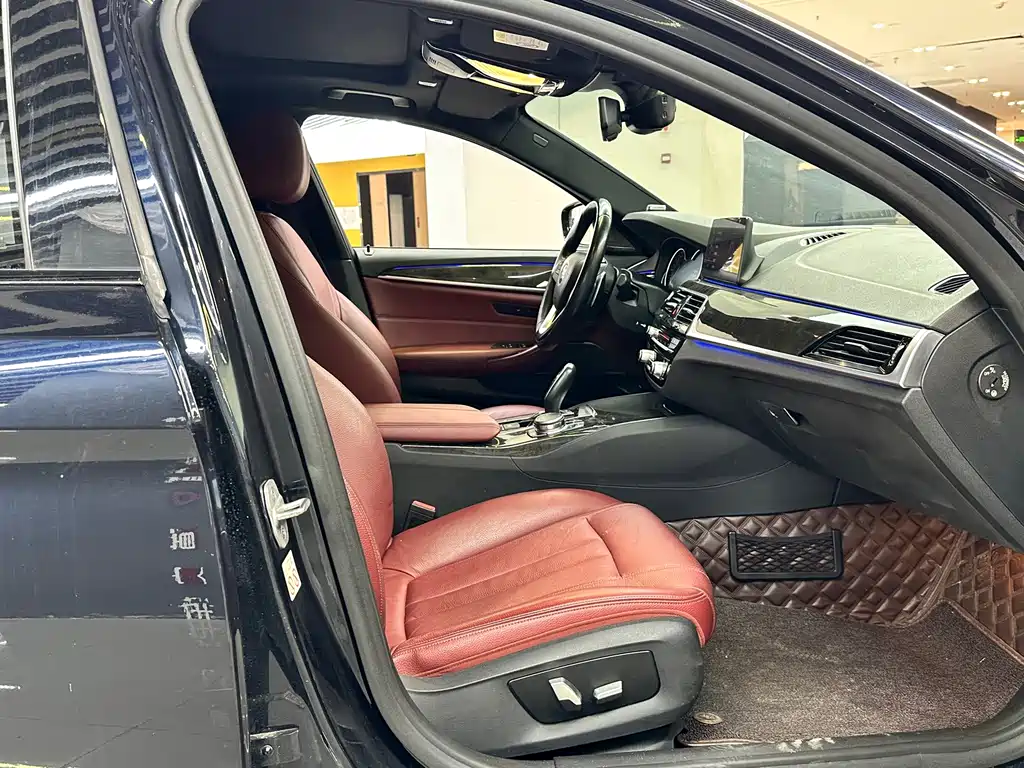 BMW 5 Series — миниатюра 9