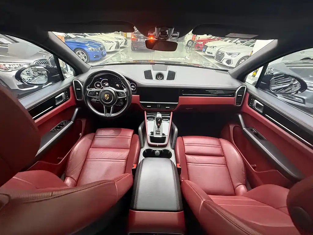Porsche Cayenne — миниатюра 10