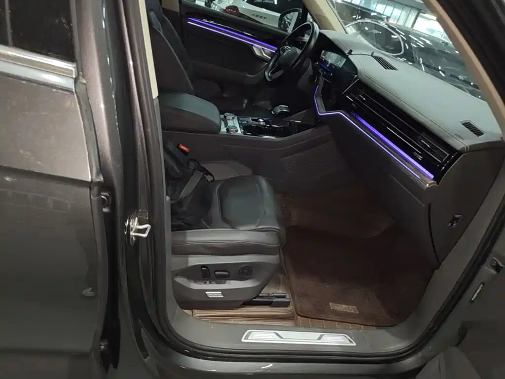 Volkswagen Touareg — миниатюра 25