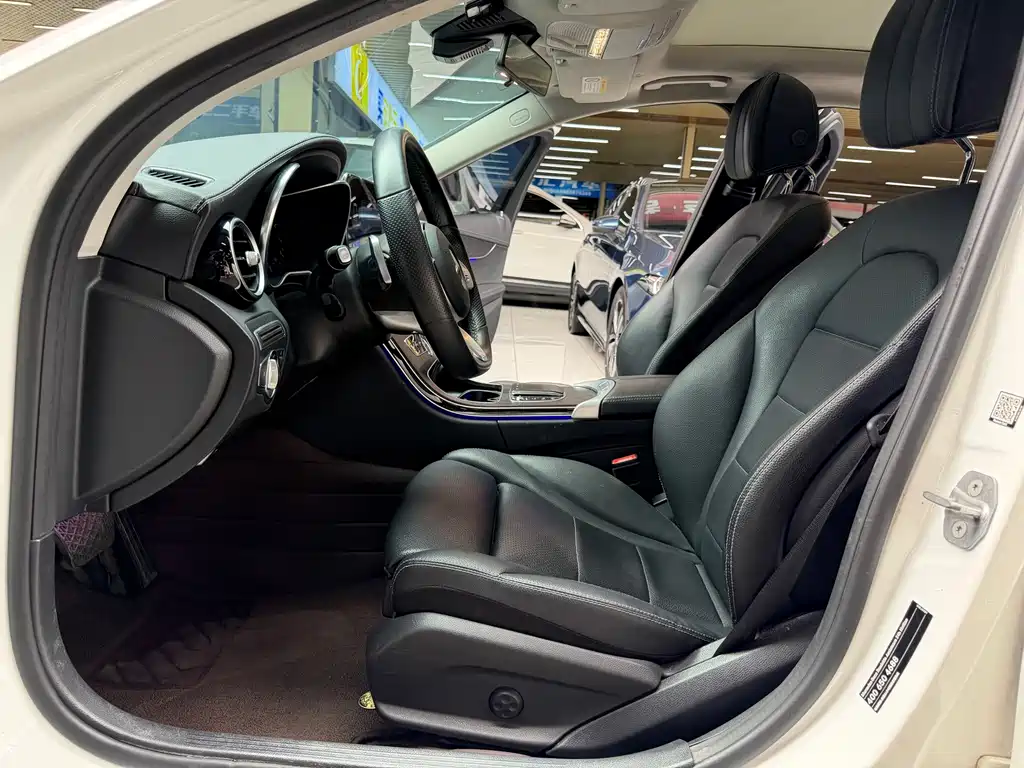 Mercedes-Benz C-Class — миниатюра 8