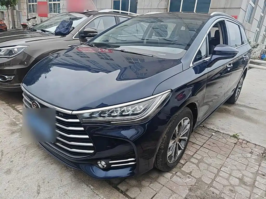 BYD MAX
